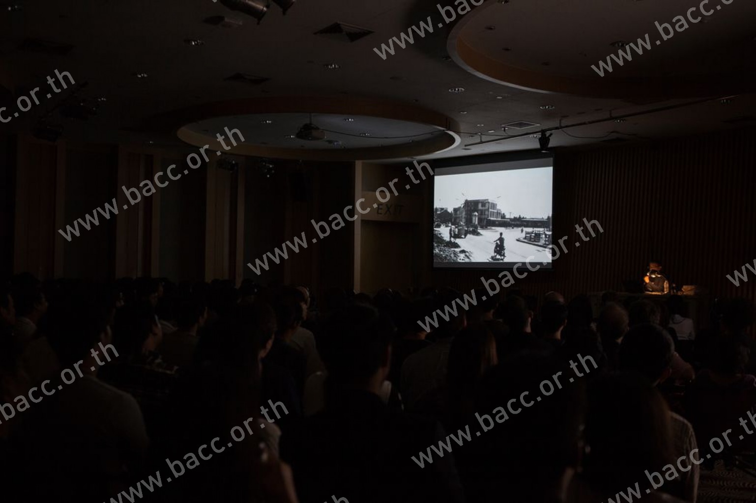 What is not visible is not invisible : Selection from the 23 French Regional Collections of Contemporary Art (FRAC) - Master Lecture: Apichatpong Weerasethakul